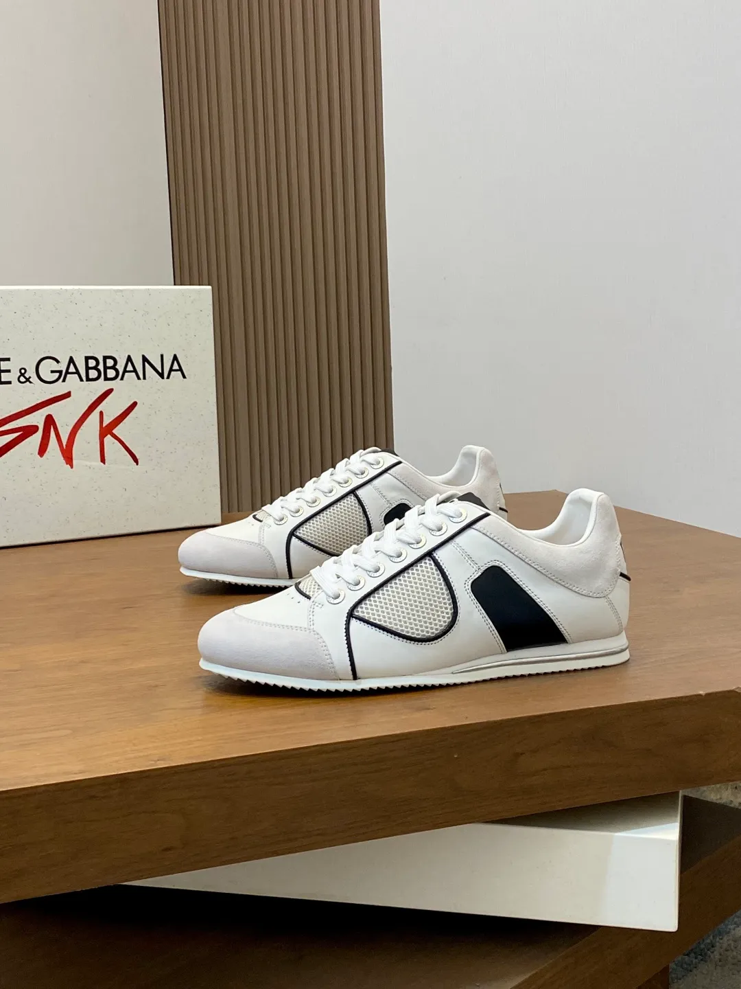 Men's shoes💰740 Dolce&Gabbana DG Cushion calfskin skate shoes｜Embellished with DG logo｜Lightweight, grippy two-tone TPU outsole adopts innovative design to provide excellent performance｜Jacquard label adds timeless style｜Original imported cowhide｜Multiple material splicing design｜Imported cowhide lining Cowhide foot pads｜Original TPU two-color elastic outsole Size: 39-44 (customized at 38.45.46)